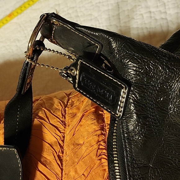 Coach black purse see pictures nice hardware a couple scuffs - Picture 5 of 14